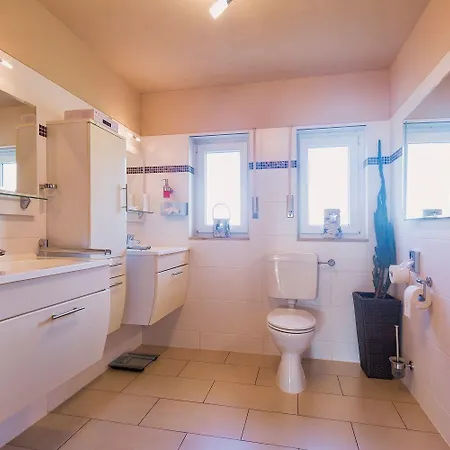 Ferienwohnung Mit Balkon Fur Funf Bis Neun Personen 公寓 *
