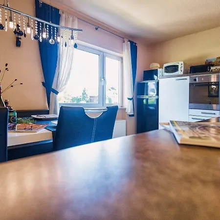 Ferienwohnung Mit Balkon Fur Funf Bis Neun Personen 公寓 Hunfelden