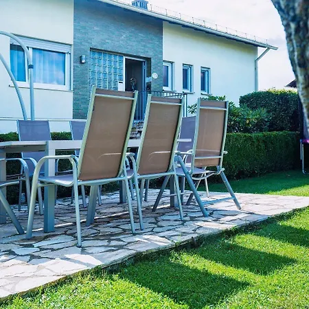 Ferienwohnung Mit Balkon Fur Funf Bis Neun Personen * Hunfelden