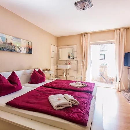Ferienwohnung Mit Balkon Fur Funf Bis Neun Personen 公寓 Hunfelden